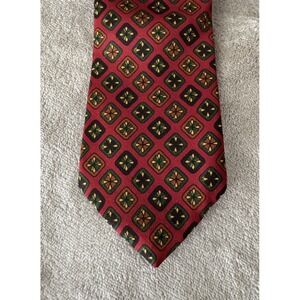 Paul Stuart Silk Tie Red Geometric Medallion Pattern Classic Designer Necktie